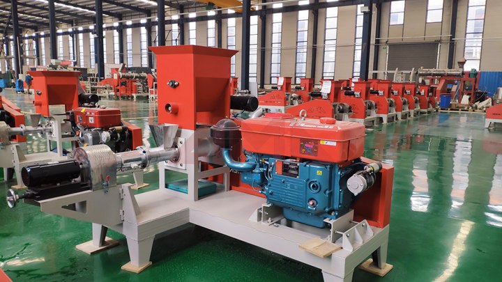 dry type Crappie feed pelletizer machine in South Korea